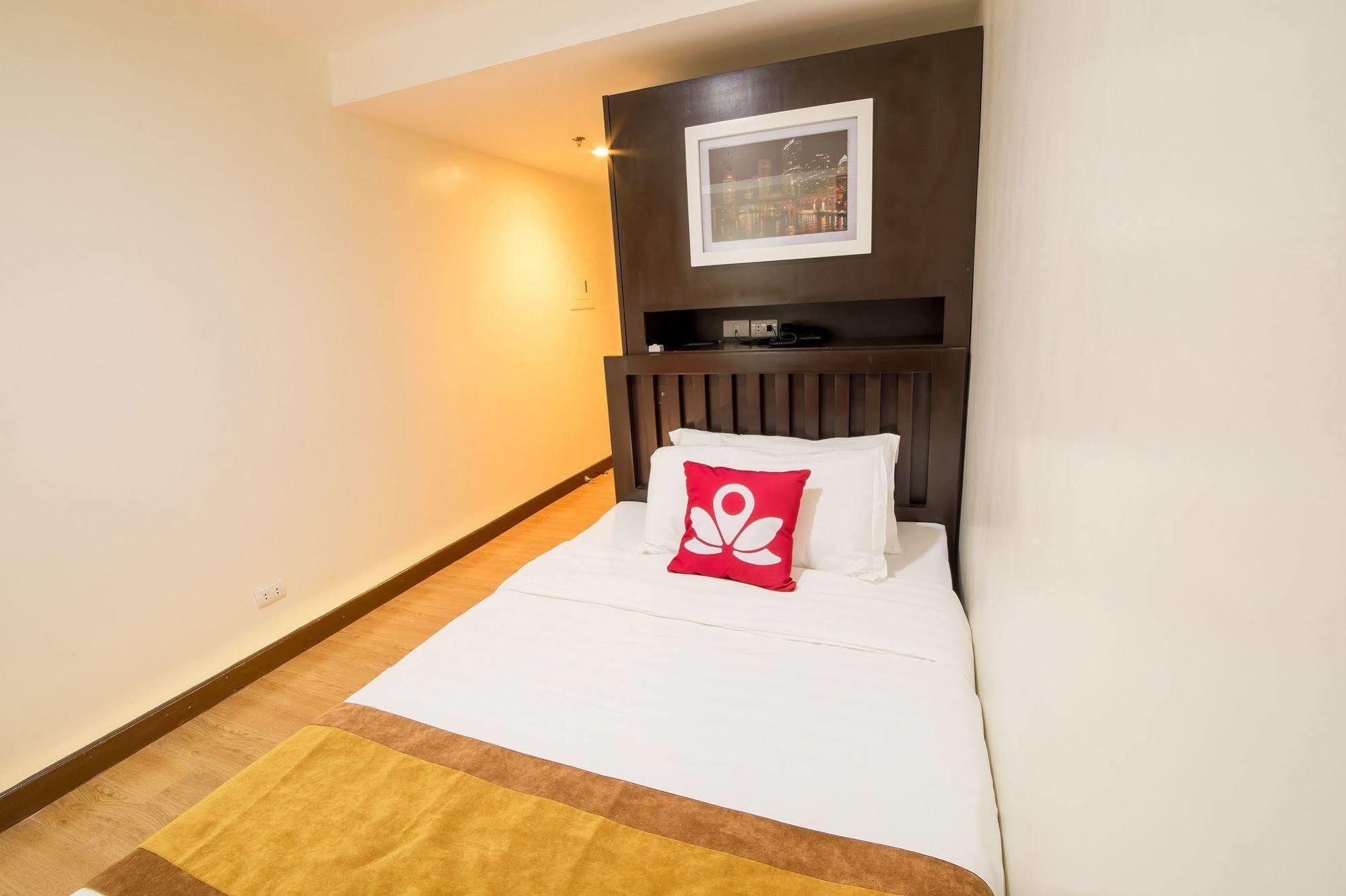 Zen Rooms Valdez Street Angeles Bagian luar foto